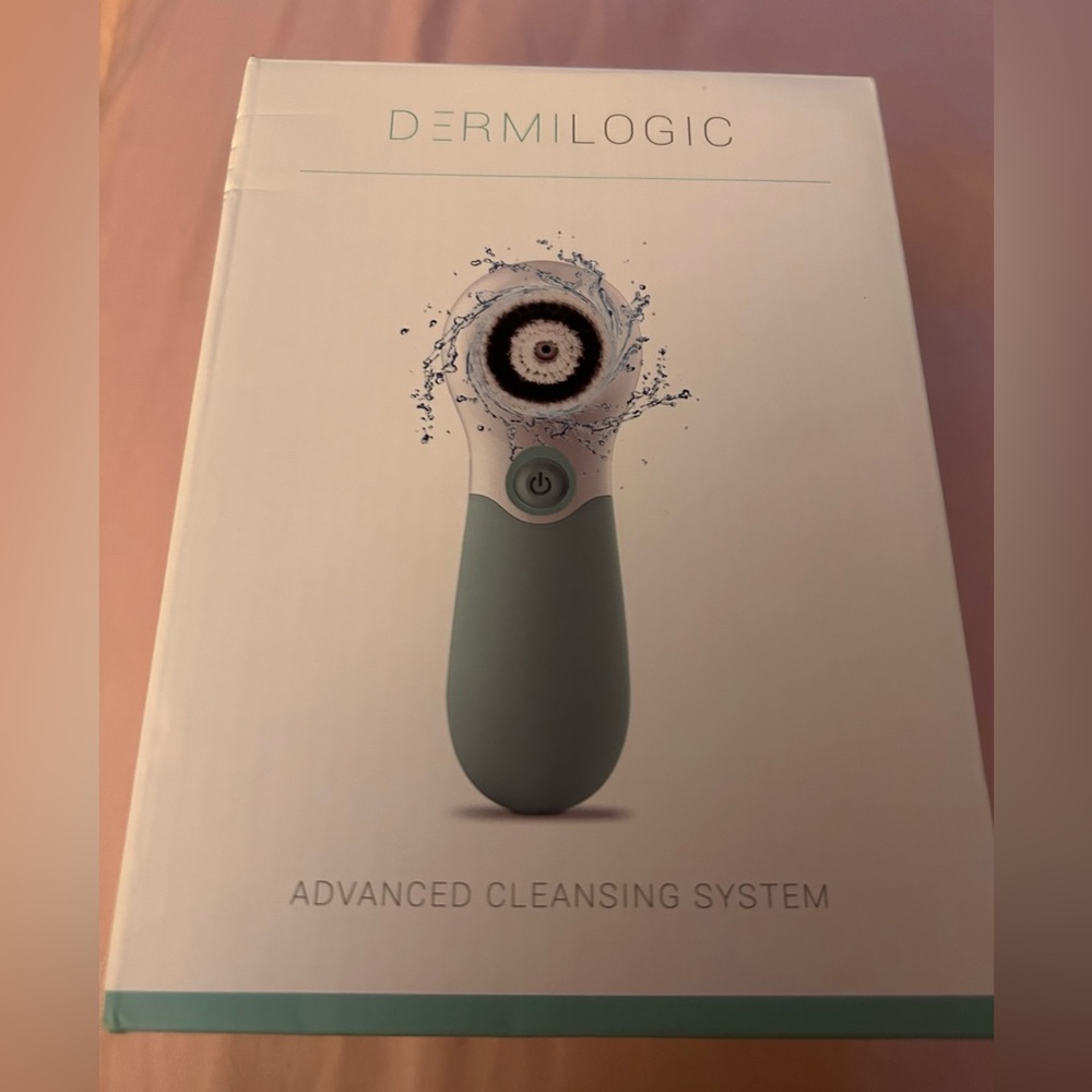 DERMILOGIC Advanced Cleansing System.. NIB.. never been used..